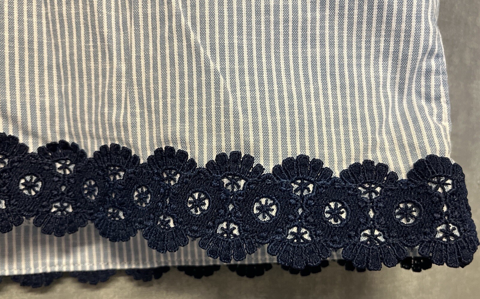 Picture 2 of 4