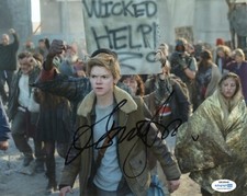 Thomas Brodie Sangster Maze Runner Autographed Signed 8x10 Photo ACOA