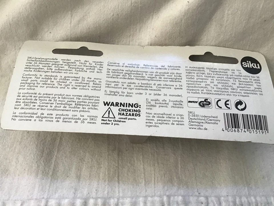 Siku 1519 Super Series VW GOLF CON REMOLQUE DIVERSIÓN + ACCIÓN escala 1:87 EN TARJETA Foto 2 de 2