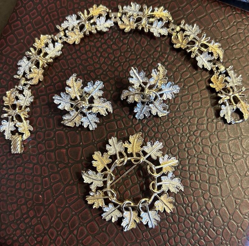 Vtg Leaf Design Brooch Bracelet Clip Earrings Set Gold/Silver Sarah Coventry