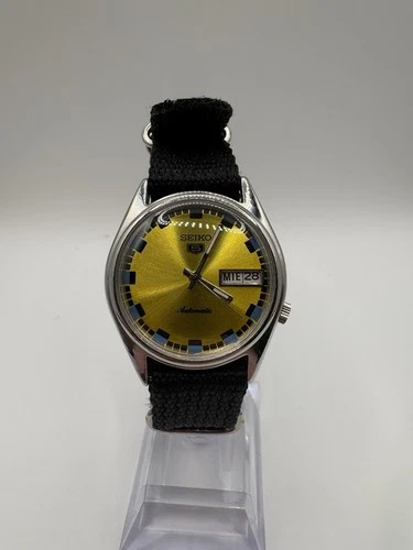 Vintage Seiko 5 7009-3131 Automatic 17 Jewels men wristwatch made in Japan