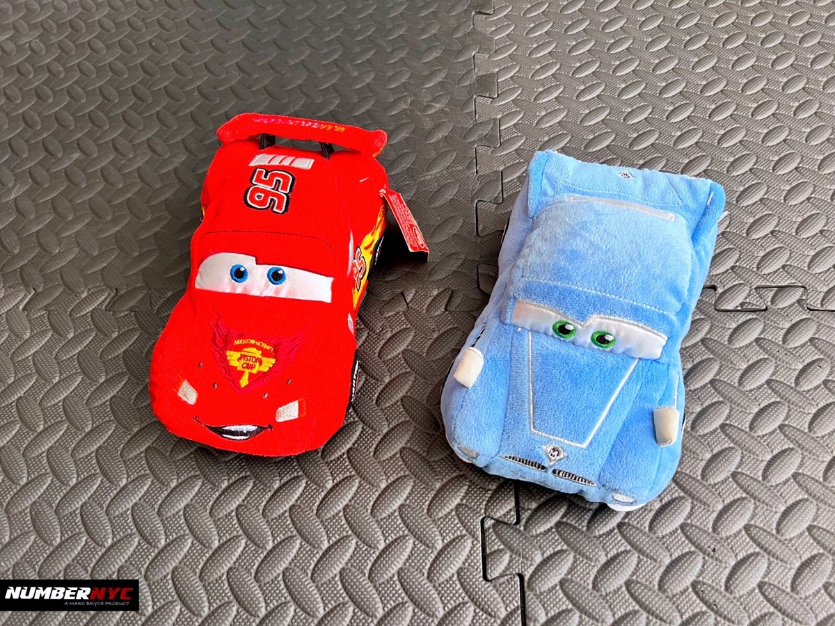 2x Disney Store Exclusive Pixar Cars 2 Lightning McQueen