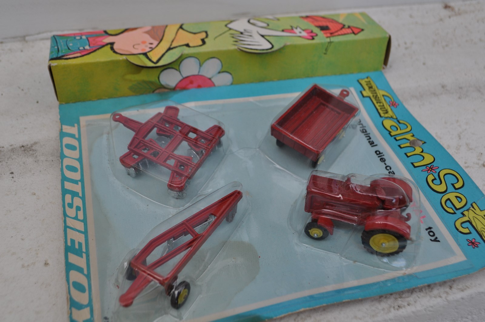 Tootsietoy, Matchbox Matchbox Matchbox Lesney 4 véhicules engins agricole neuf sous blister 1969 b40f10 Tootsietoy, Matchbox Matchbox Matchbox Lesney 4 véhicules engins agricole neuf sous blister 1969 b40f10