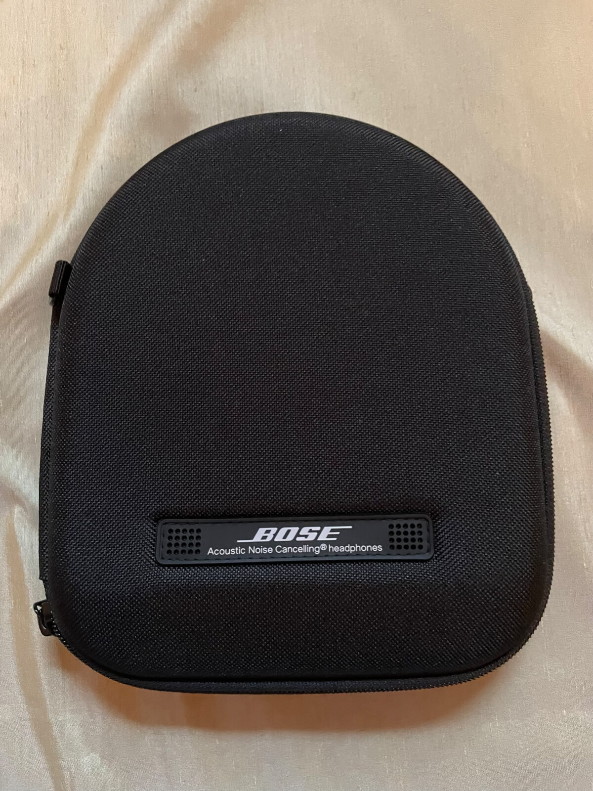 BOSE Acoustic Noise Cancelling Headphone Quiet Comfort 2 Travel Case-image