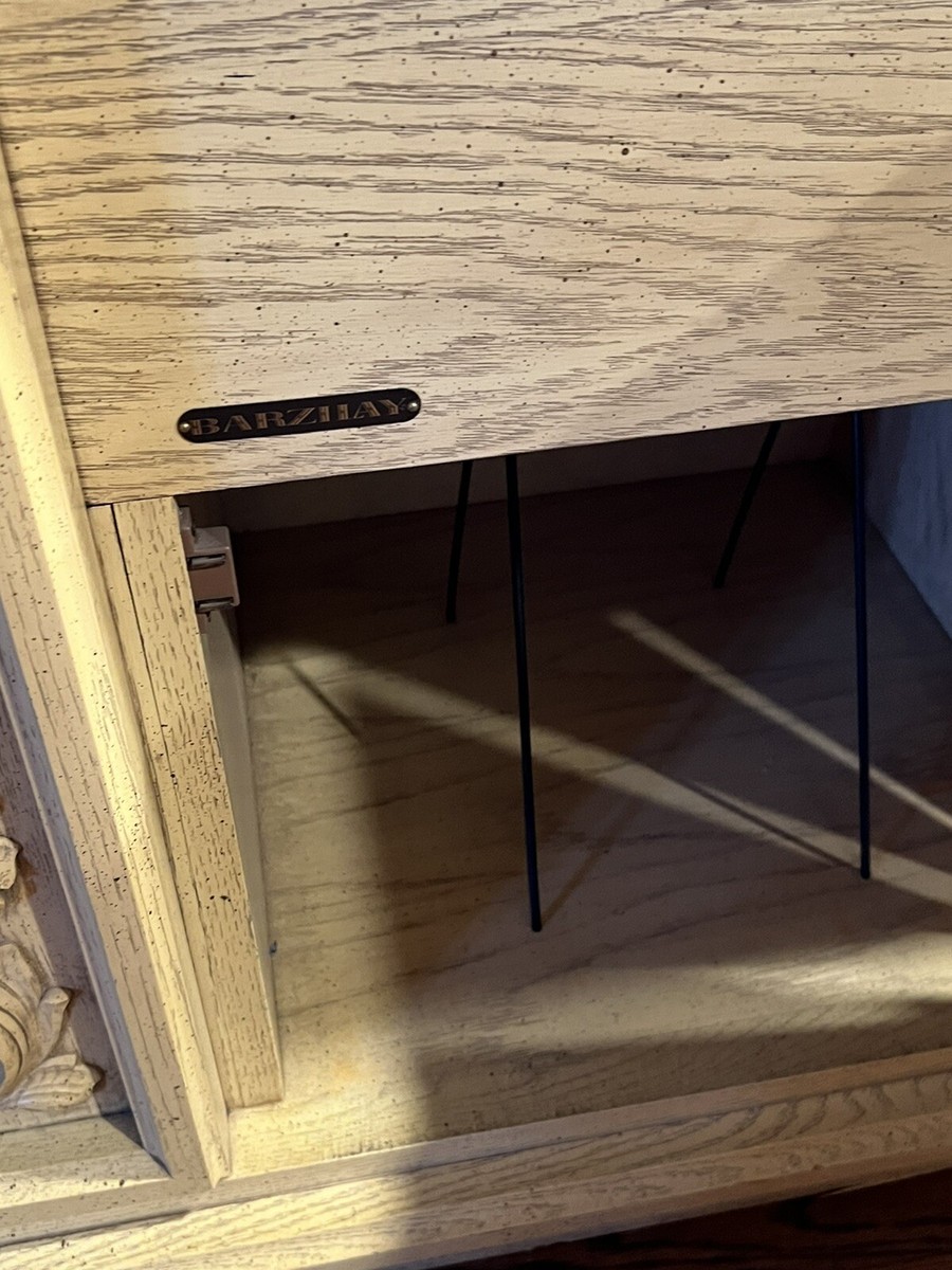 Barzilay Stereo Console