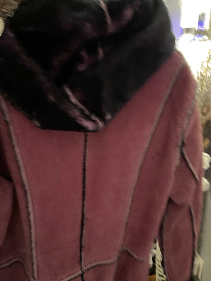 Abrigo De Colección Newport News Estilo Fácil Cuero Con Capucha Piel Sintética Talla XL Usado Foto 3 de 4