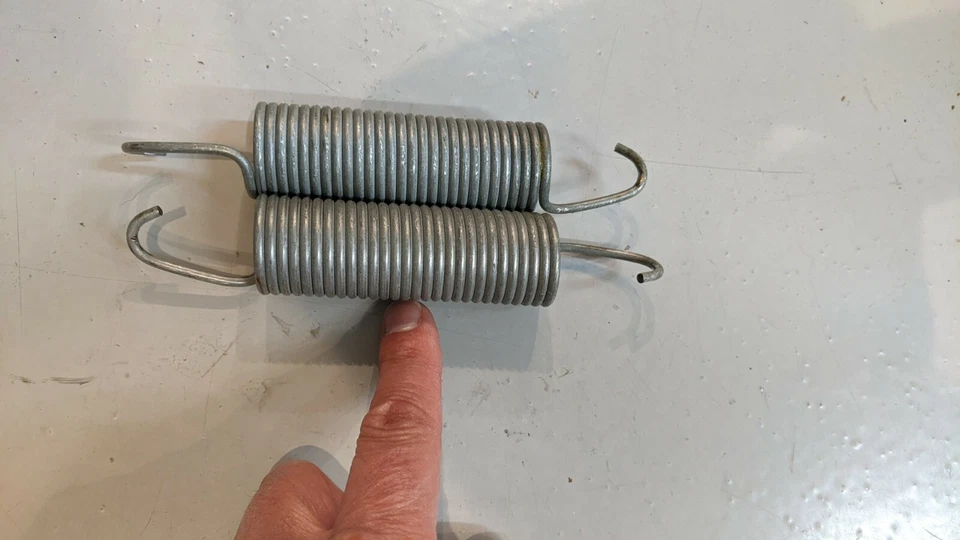 Springs (Cabinet To Tub) MAYTAG NEPTUNE WASHER MACHINE REPLACEMENT PARTS - Image 2 of 2