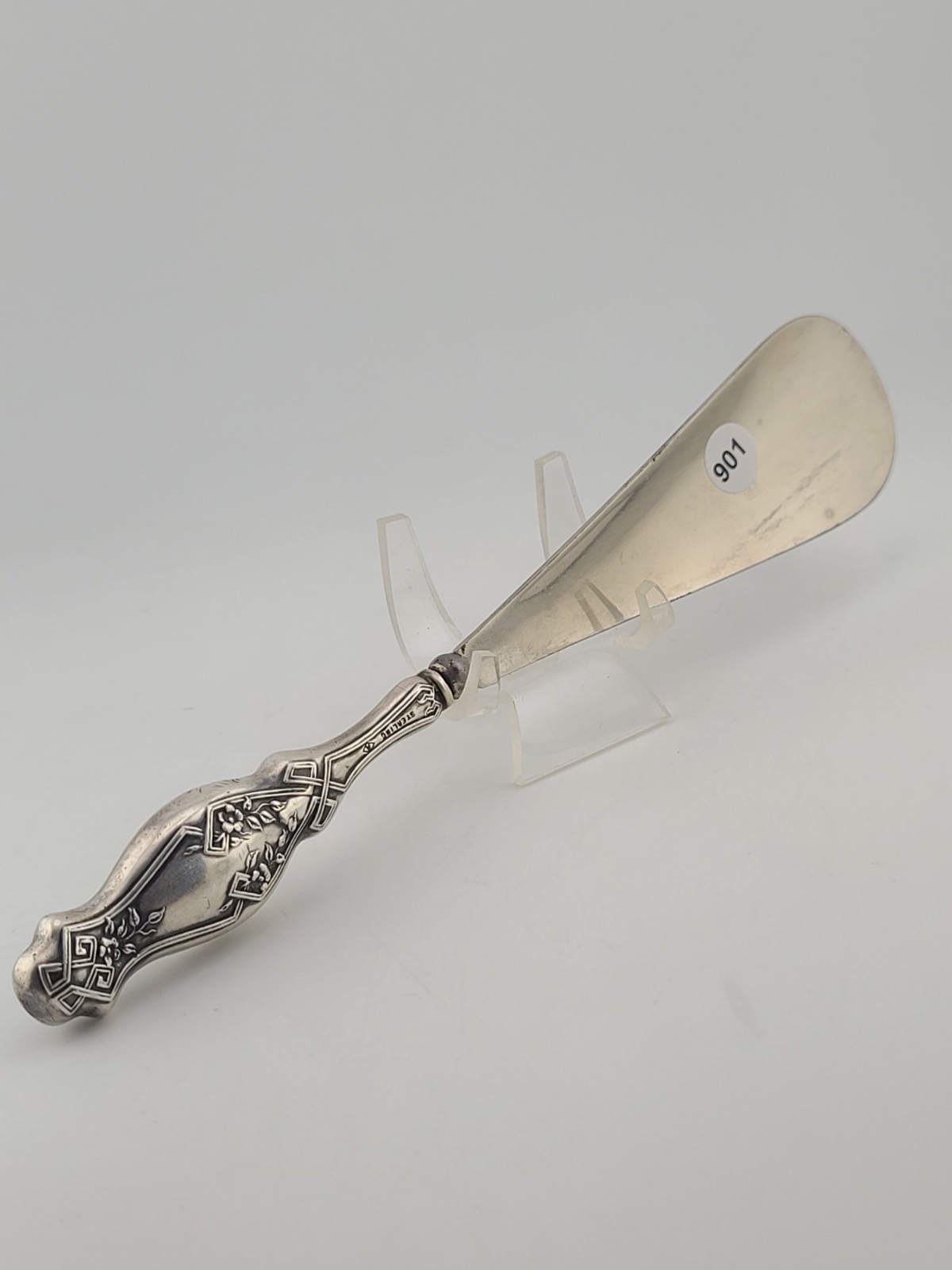 W Embossed Floral Design