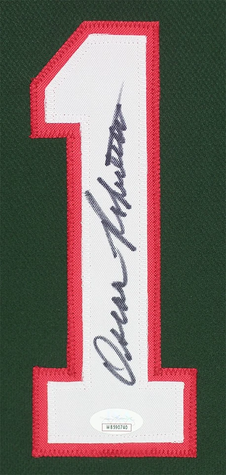 奥斯卡·罗伯逊亲笔签名带框绿色密尔沃基球衣签名 JSA 正品证书 — 第 2/4 张图片