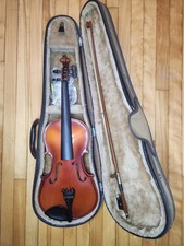 Yamati 1/2 Size Violin   Made in Korea   Complete Set Case, Bow, Strings 