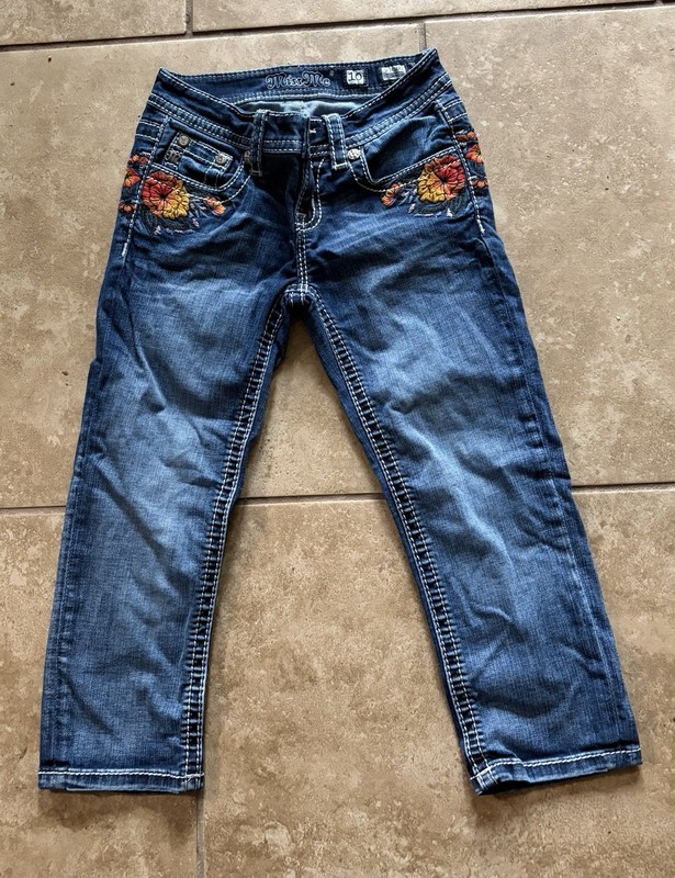 Miss Me Jeans Capri Blue Denim Girls Size 10 (24” Waist) Embellished Pockets