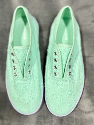 American Eagle Girls Shoes Light Minty Green Canvas Sneaker Size 4 EUC