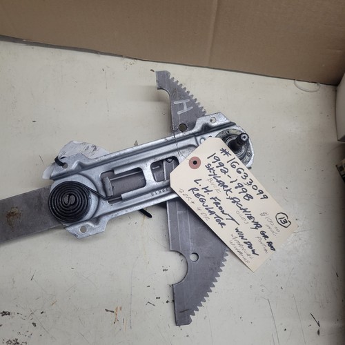 1992-1998 Buick, Olds, Pontiac L.H. Front Manual Window Regulator G.M.#16633099 - Picture 3 of 8