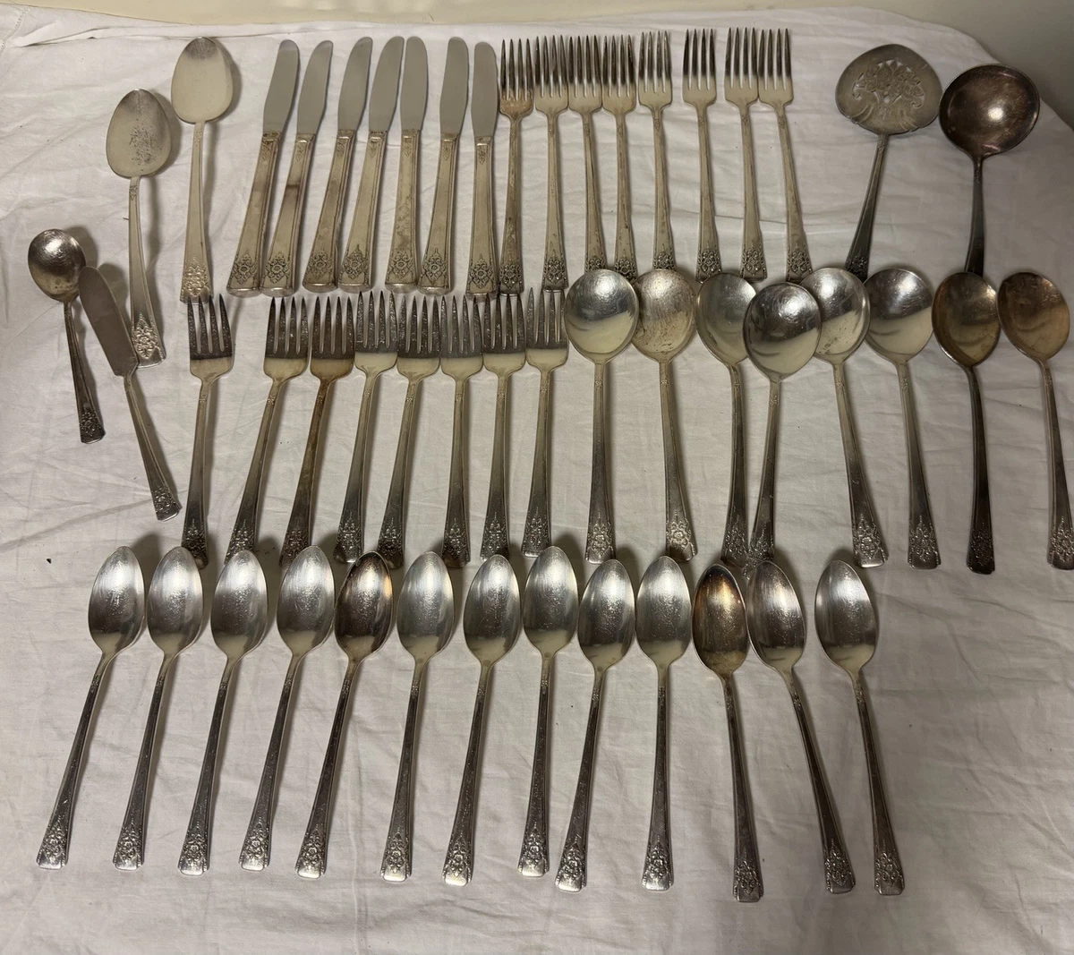 Wm. Rogers & Son Flatware-Set Antique US Silver-Plated Flatware
