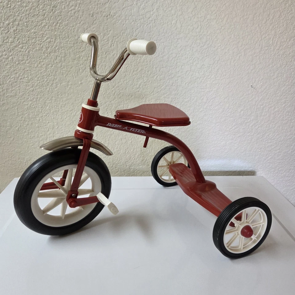 Triciclo en miniatura Radio Flyer de colección bicicleta roja pequeña Foto 2 de 4