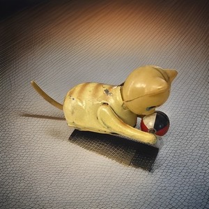 Vtg Wind Up Cat Playing With Ball Litho Tin With Key Made In Japan Working Rare
