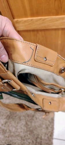 tommy hilfiger Soft Green Tan Fine Leather Crossbody Purse Tote Satchel Bag B42 - Picture 12 of 13