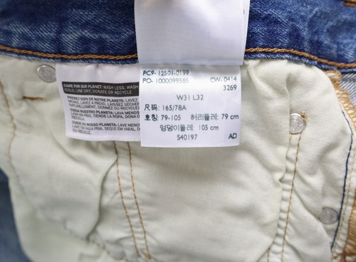 Jeans LEVI'S 501 Uomo W31/L32 Dritti Strappati Distressed Con Bottoni E Whiskers - Foto 9 di 9