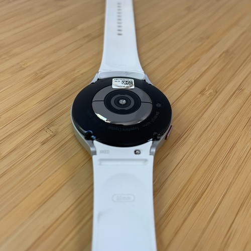 Samsung Galaxy Watch 5 44mm - Silver - Bluetooth + LTE - Charging Issues - Picture 14 of 15