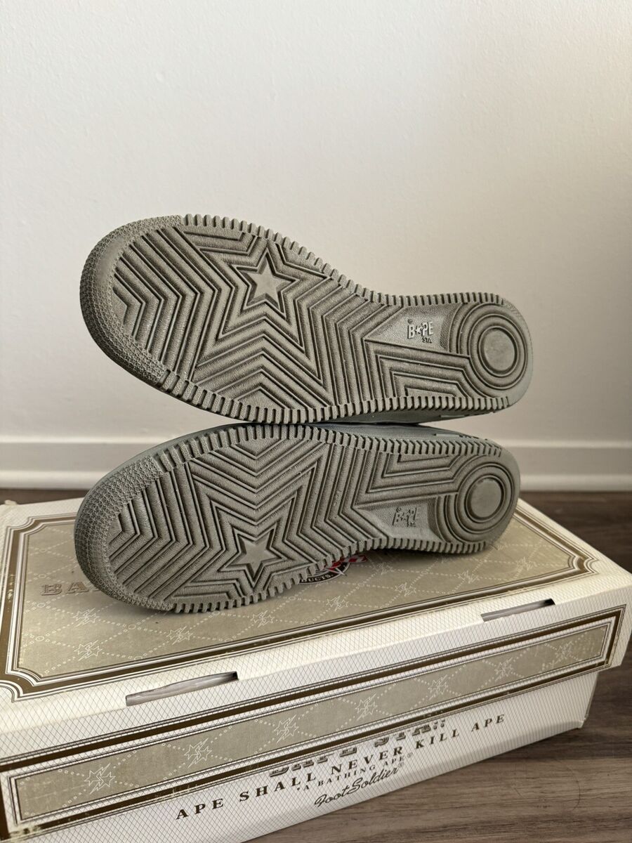 EXTREMELY RARE 2005 KAWS x BATHING APE BAPE STA SIZE 8.5 air EXTREMELY RARE 2005 KAWS x BATHING APE BAPE STA SIZE 8.5 air