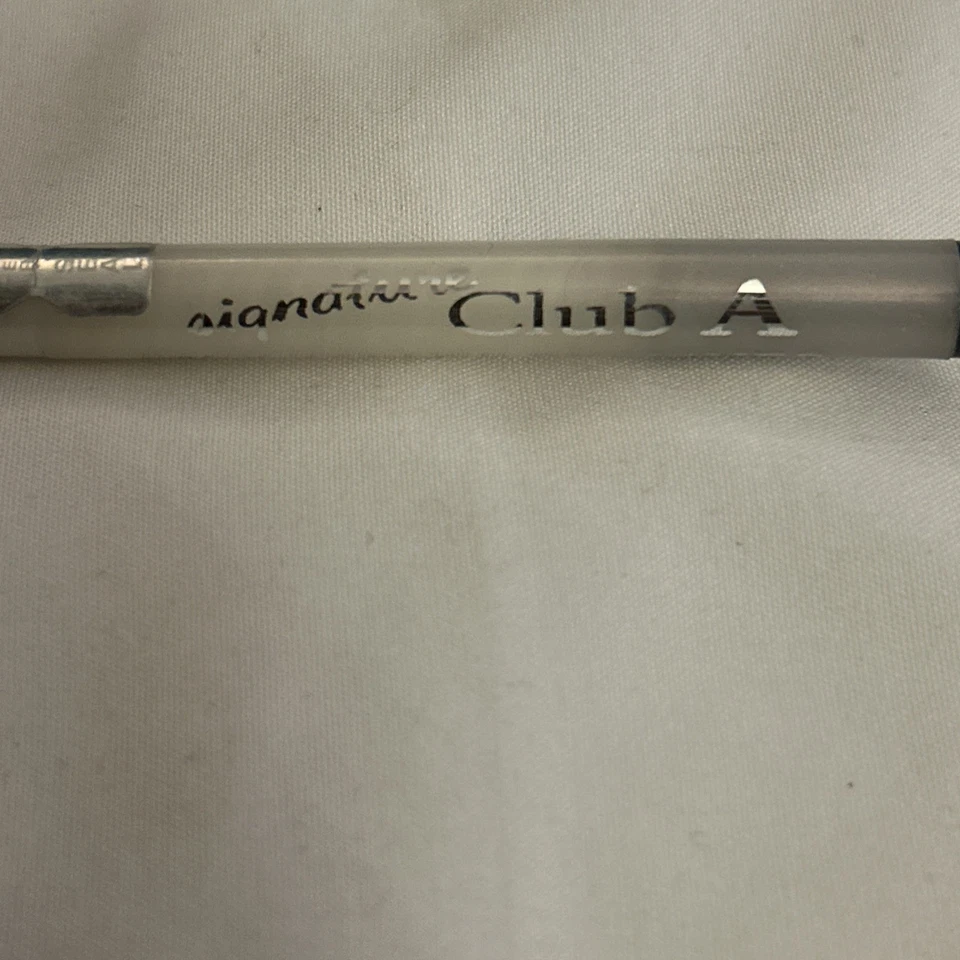 SIGNATURE CLUB A EASY TO USE EYELINER PENCIL New Take A Look Black - Image 2 of 4