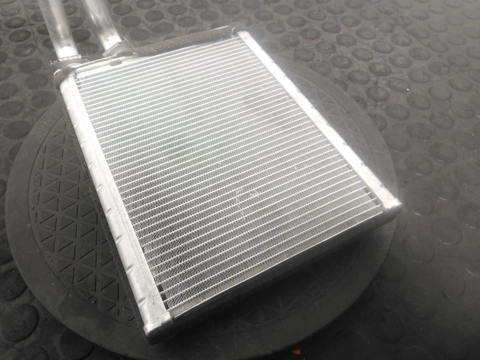 PEUGEOT 2008 matriz de calefacción/radiador/núcleo 2019-2023 7015011030 Foto 2 de 4