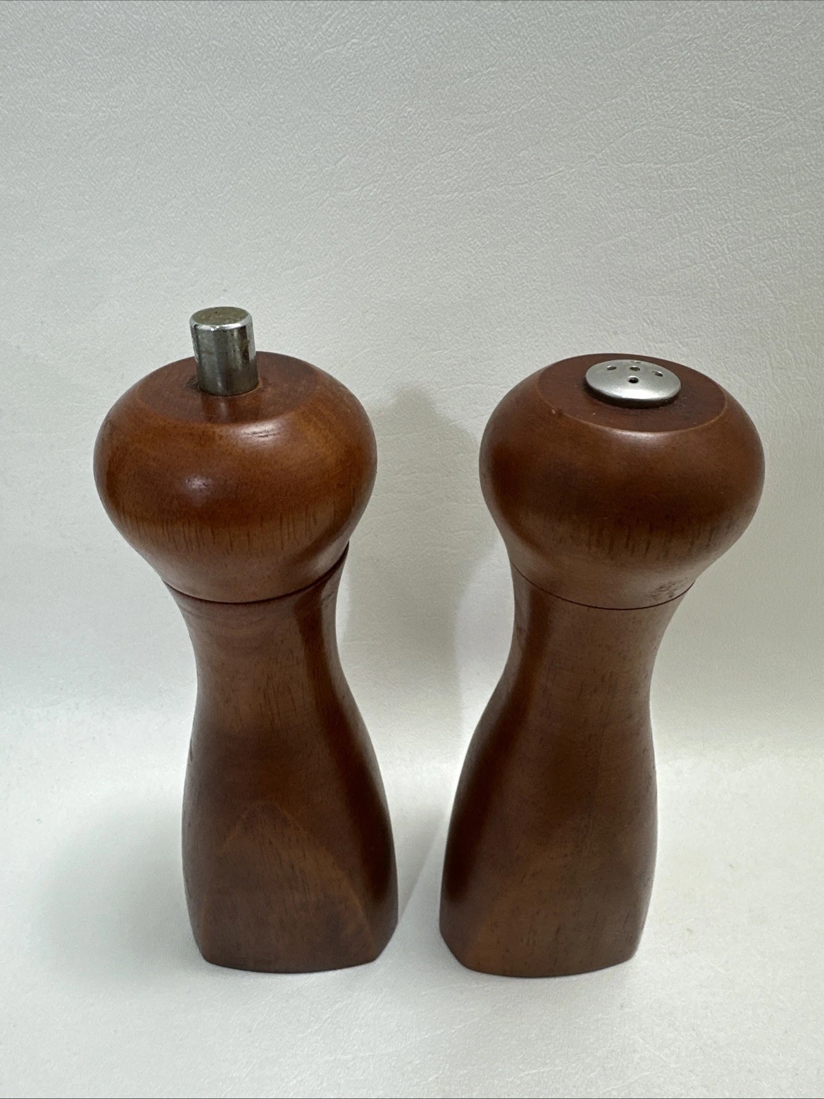 Vintage Mr. Dudley Wood Pepper Salt Grinder 8” Manual Kitchen Spice Mills MCM