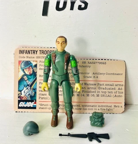 GI Joe 1982-1983 Grunt V1.5 Complete Red Back File Card Clean Tight Hasbro ARAH