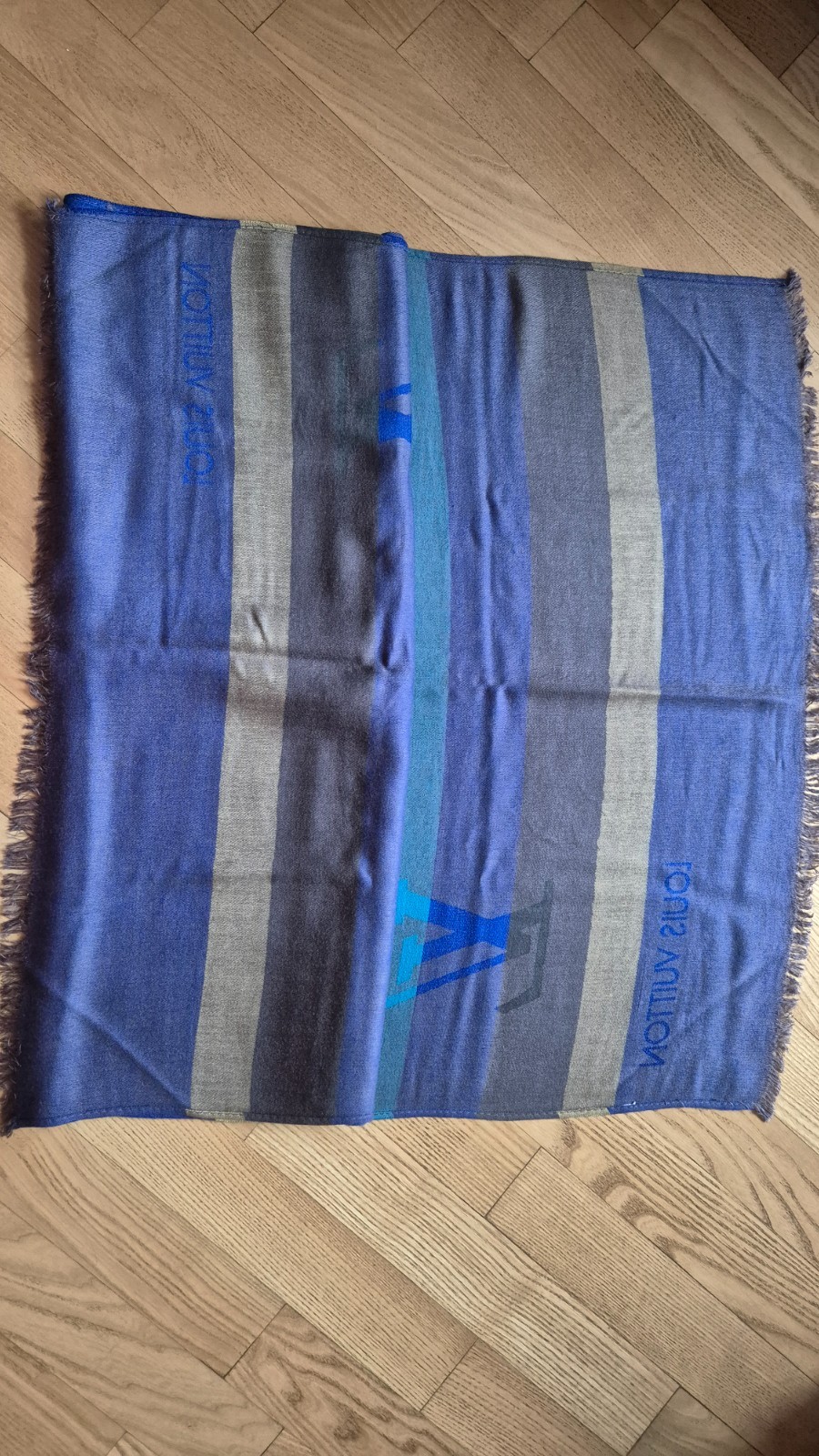 LOUIS VUITTON rectangular scarf stole fringe logo - image 10