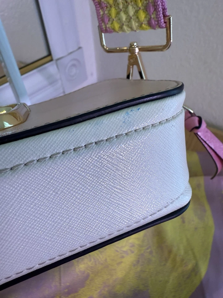 Marc Jacobs Snapshot camera bag in a pink multi-color W/Aftermarket Strap - Image 4 of 4