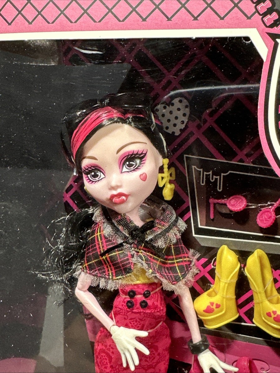 2013 Monster High I LOVE SHOES Draculaura BBR91 | eBay