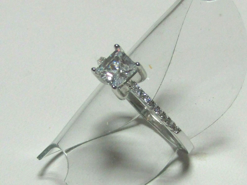 Anello SOLITARIO in ARGENTO 925 con zircone centrale quadrato misura 17 / 54 - Immagine 4 di 4