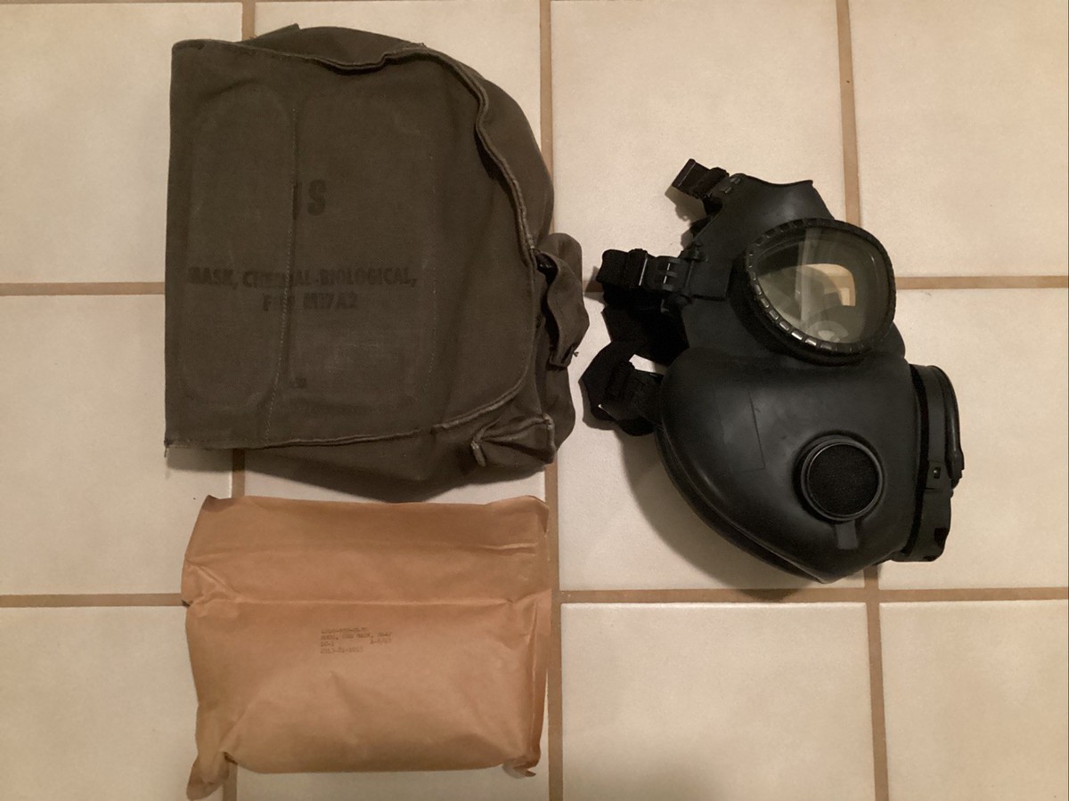 USGI M17A2 GAS MASK MSA W/ CANVAS CARRY BAG & NEW HOOD 1984 SMALL