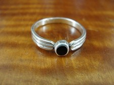Round Black Onyx with Line Design Sterling Silver 925 Ring Size 6