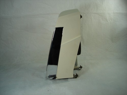 1988-1989 LINCOLN TOWN CAR LH TAILLIGHT ASSEMBLY - Picture 5 of 8