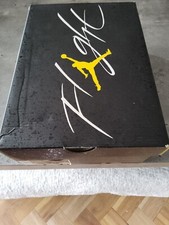 Size 5.5 - Jordan 4 Retro Mid Thunder Gs