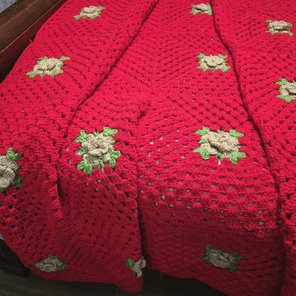 VTG Crochet Rose Afghan Throw Blanket 3D Granny Amber Rose Festive Red 108x78 - Image 2 of 4