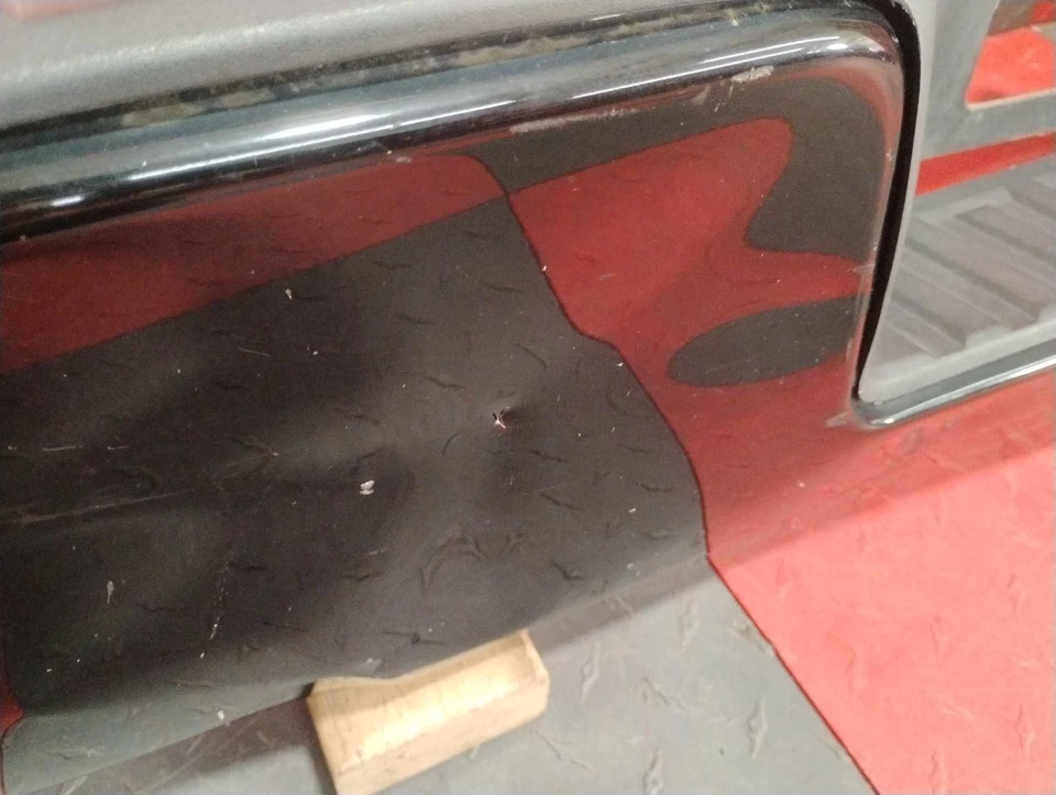 Conjunto de parachoques trasero pintado Chevrolet Silverado 14-19 opt VT5 negro-HBA Foto 4 de 4