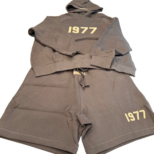 FELPA CON CAPPUCCIO E PANTALONCINI Fear Of God Essentials 1977 Uomo Taglia M