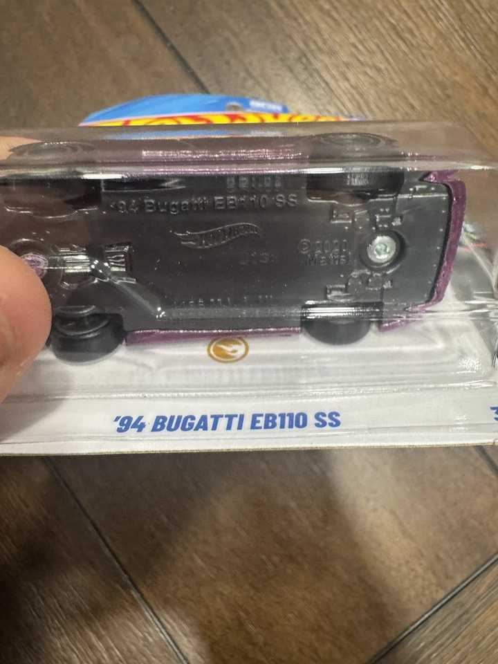 Super Treasure Hunt Hot Wheels '94 Bugatti EB110 SS - Image 2 of 2