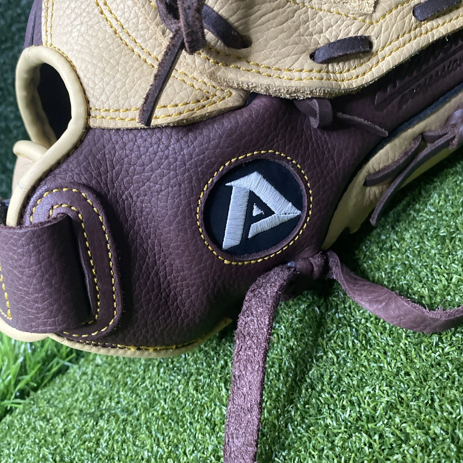Akadema ACE-70 Softball Mitt - Thumbnail 5