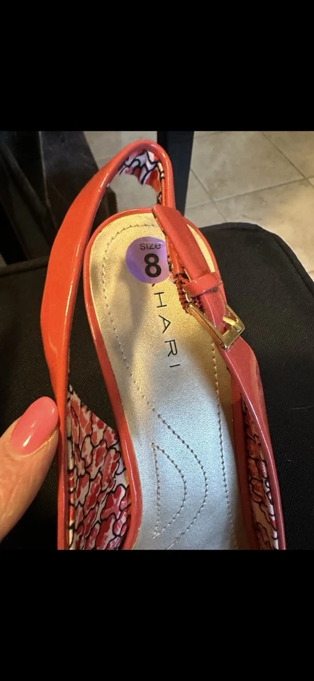 Tacones Coral - Por Tahari - Talla 8 Foto 4 de 4