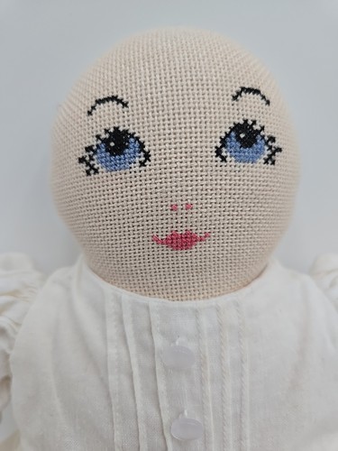 Stoff Stoff Stoffpuppe Kreuzstich Gesicht Vintage Kleid ist bestickt & gehäkelt - Bild 4 von 12