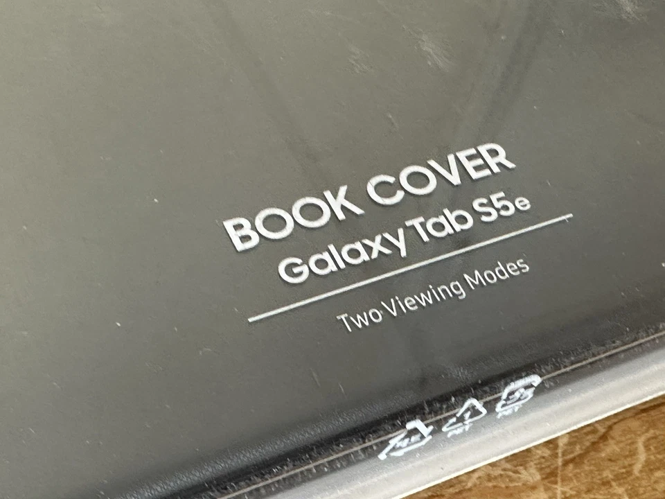 New Samsung Galaxy Tab S5e Book Cover - Image 4 of 4