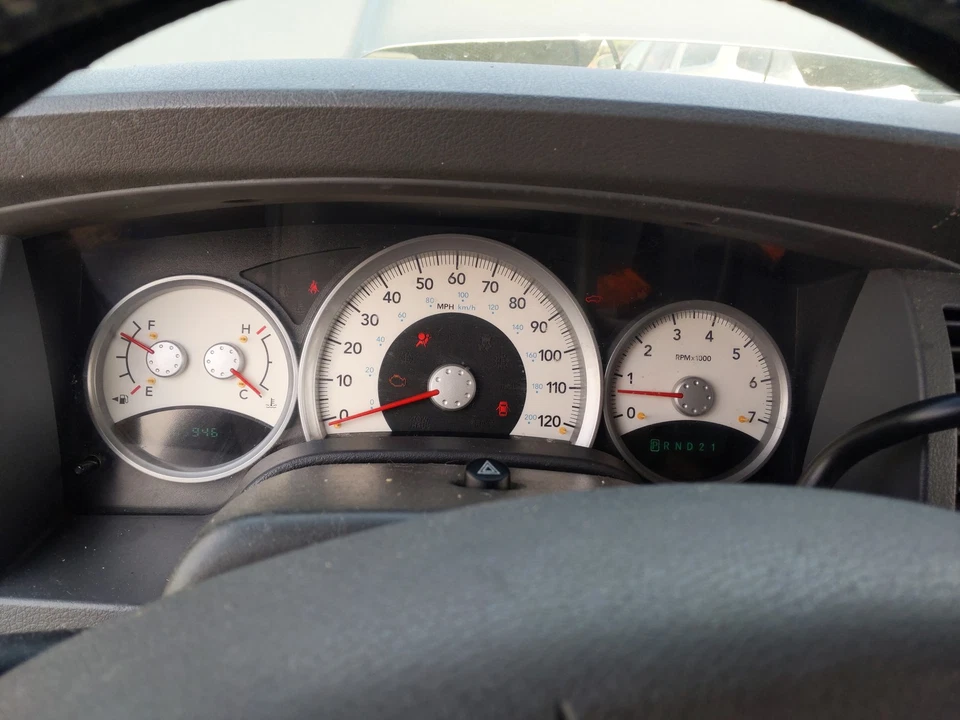 Cuadro de instrumentos velocímetro Dodge Durango 2004-2004 indicadores KG77H Foto 3 de 4