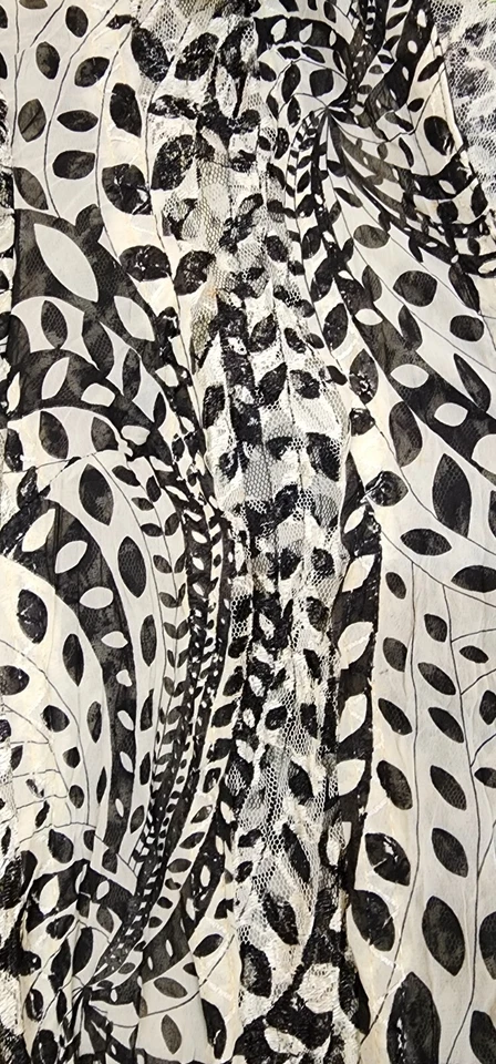 Agora Blusa Mujer Transparente Estampado Hojas Blanco y Negro Manga Larga Talla Pequeña Foto 3 de 4