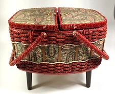 VINTAGE Singer FOOTED SEWING WICKER BASKET WITH PAISLEY FLORAL LID SATIN LINING