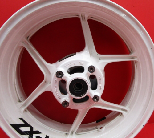 06 07 2006 2007 Kawasaki Ninja ZX10R ZX10 FRONT & REAR RIMS Straight - Foto 13 di 15