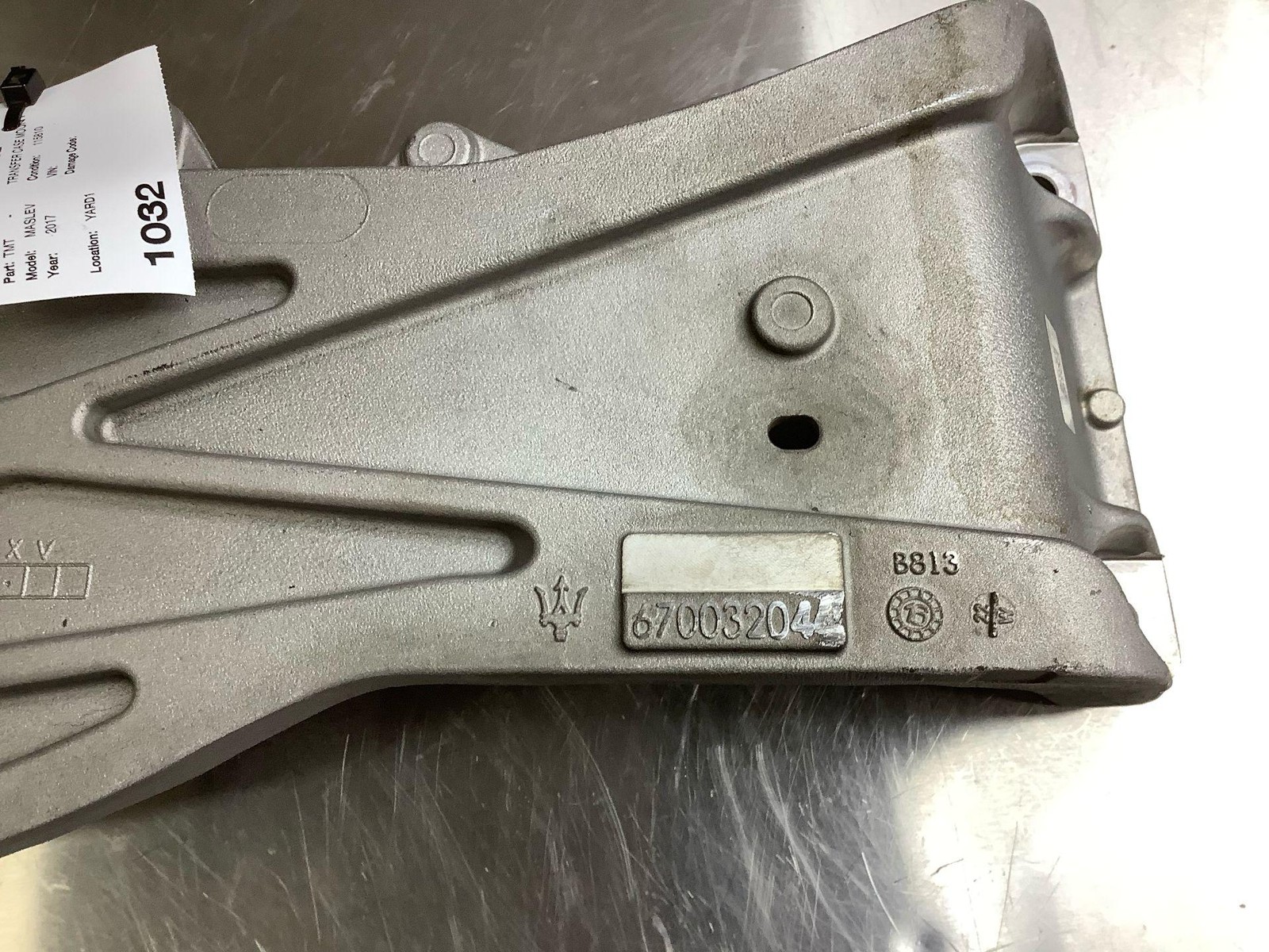 2017-2020 MASERATI LEVANTE TRANSFER CASE CROSSMEMBER MOUNT BRACKET OEM