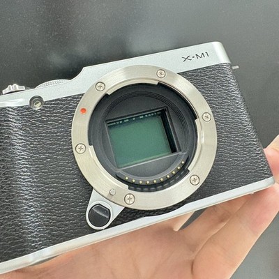 Fujifilm X-M1 16.0MP Digital Camera Silver Body Fujifilm X Series